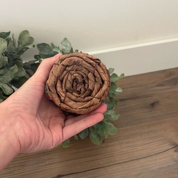 2 Faux Plants - Picture 5 of 5